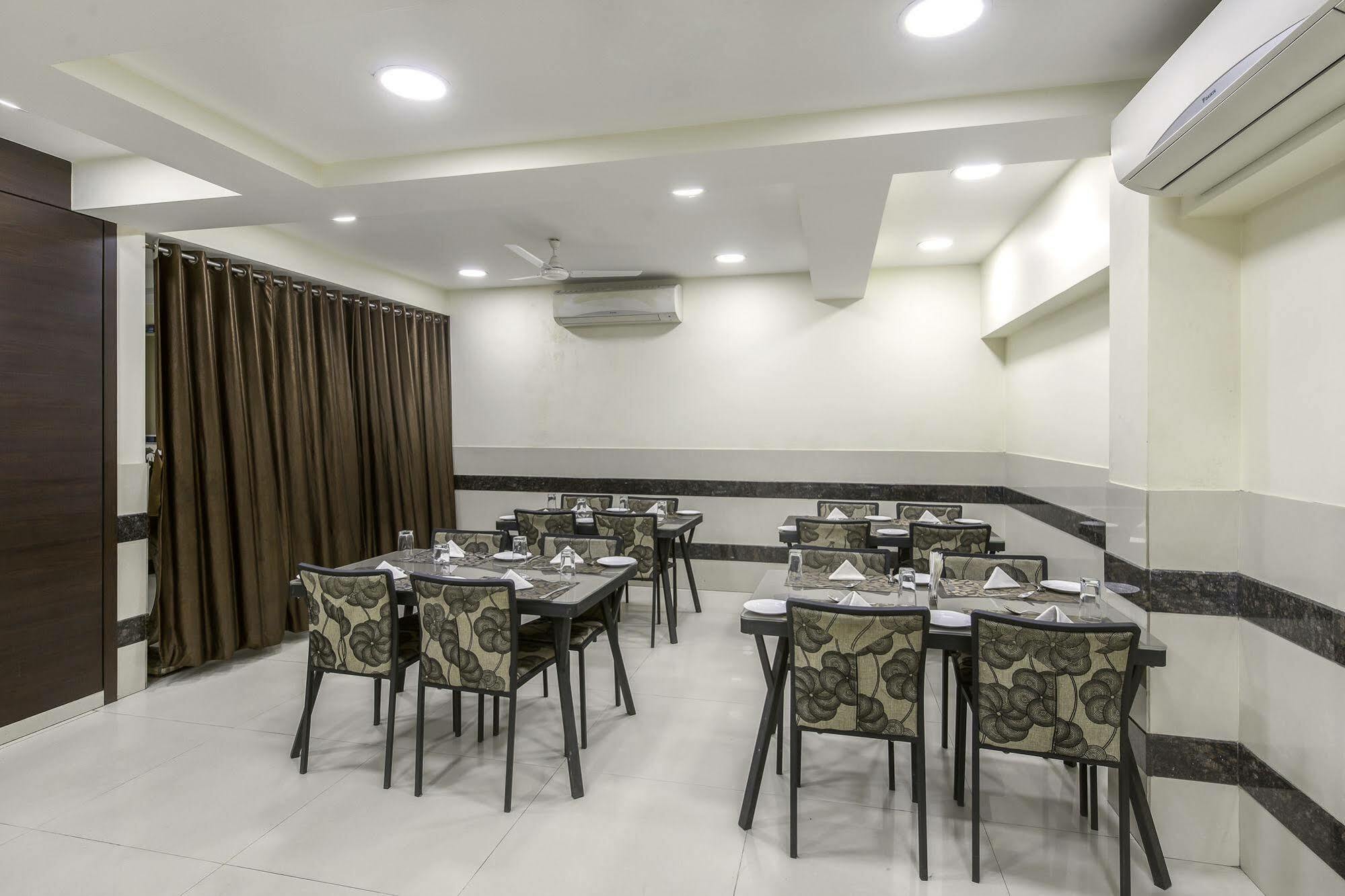 Oyo 16703 Hotel The Platinum Calcutta Eksteriør billede