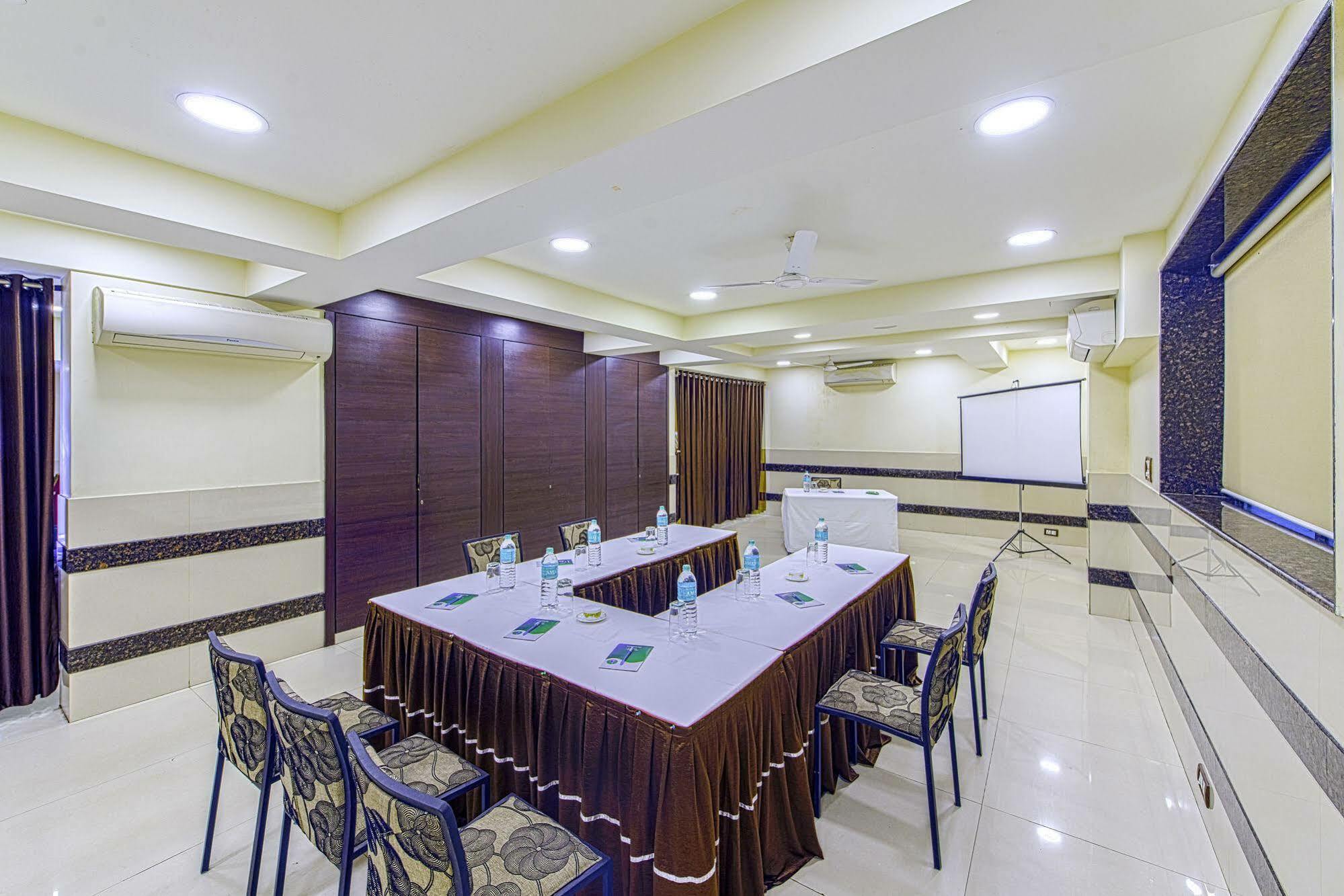 Oyo 16703 Hotel The Platinum Calcutta Eksteriør billede