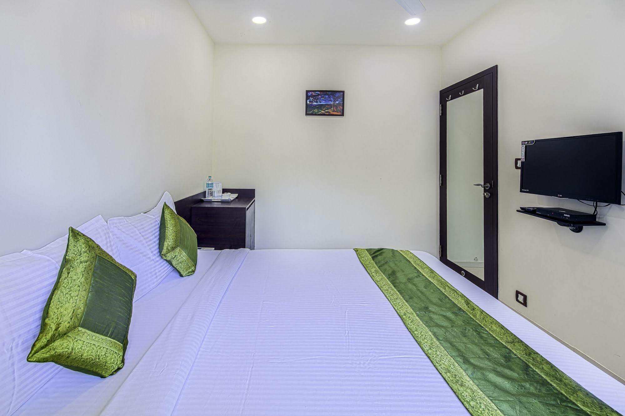 Oyo 16703 Hotel The Platinum Calcutta Eksteriør billede